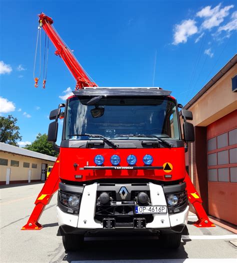 Zdjęcie specjalistycznego pojazdu ratownictwa drogowego Renault Trucks K520 Heavy z rotatorem
