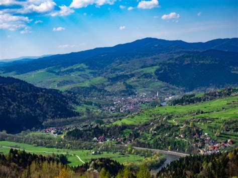 Panorama Krościenka nad Dunajcem z widokiem na Pieniny i Dunajec