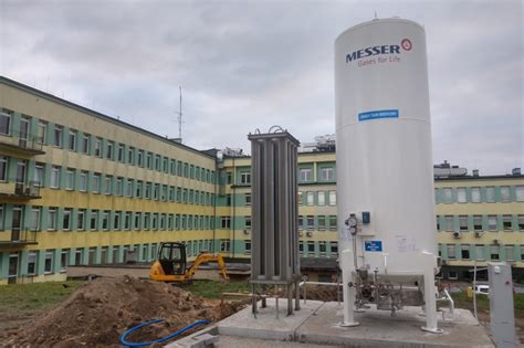 Zbiornik kriogeniczny do przechowywania ciekłego tlenu