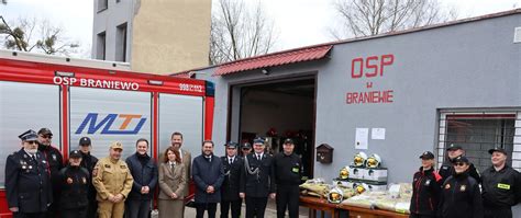 Strażacy z OSP Braniewo podczas ćwiczeń ratowniczych