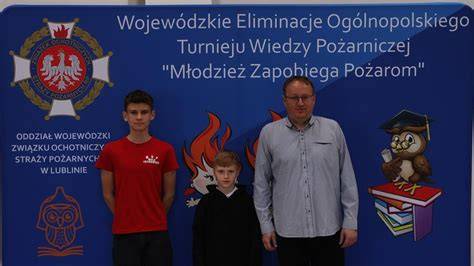 Zdjęcie młodzieży podczas turnieju wiedzy pożarniczej
