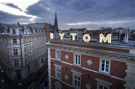 Zdjęcie przedstawiające spotkanie władz miasta Bytom z przedstawicielami społeczności romskiej.