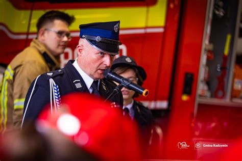 zdjęcie grupy strażaków OSP Radzymin podczas pikniku