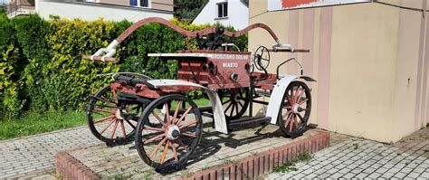 zdjęcie zabytkowej sikawki strażackiej