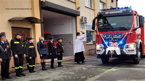 Strażacy OSP Budziszewice podczas spotkania wigilijnego