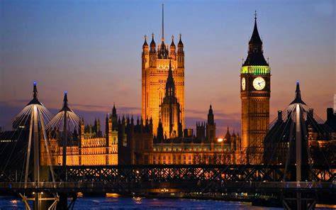 Panorama Londynu z XVII wieku ukazująca gęstą, drewnianą zabudowę i wąskie uliczki