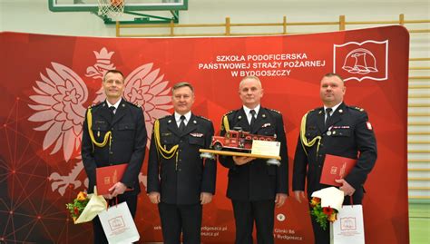 Uroczysta zbiórka strażaków z okazji zmiany na stanowisku zastępcy dowódcy JRG