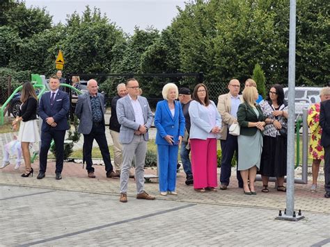 Zdjęcie wyremontowanej świetlicy wiejskiej z nowoczesnym wyposażeniem audiowizualnym